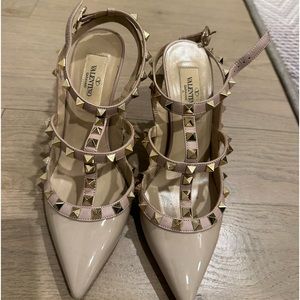 Valentino rockstud pump